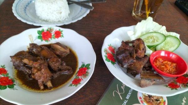 KULINER BOYOLALI. Olahan daging entok di warung Kedaiku di jalan Srikoyo, Kampung Susiloharjo, Kelurahan Siswodipuran, Kecamatan Boyolali.