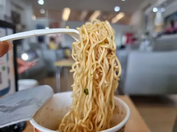 Efek makan mie instan