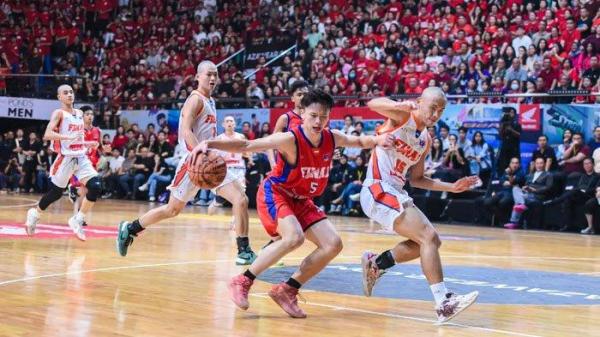 BASKET - Honda DBL with Kopi Good Day 2025 East Java-North akan segera digelar. Kompetisi basket antarpelajar terbesar di Indonesia ini berlangsung di DBL Arena Surabaya mulai 28 Agustus hingga 31 Oktober 2025.