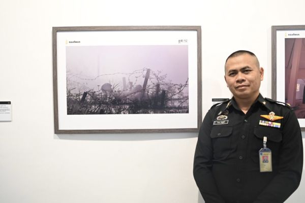 นิทรรศการภาพถ่าย ‘Unseen Moments’ หลากแง่มุมชีวิตทหารผ่านเลนส์ ถึง 26 ม.ค.68 ที่หอศิลปกรุงเทพฯ