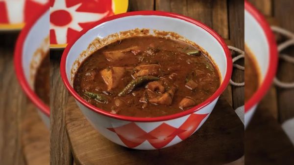 Spicy Herbal Shrimp Soup (Geng Liang Goong Sod)