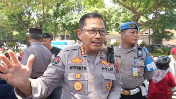 AKSI SUSULAN - Kabid Humas Polda Jateng Kombes Pol Artanto saat menjelaskan kejadian aksi susulan pada Minggu (31/8/2025) subuh.