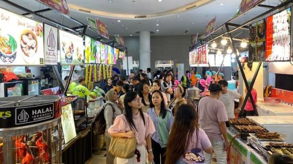 GEBYAR KULINER - Potret Gebyar Kuliner di Bahumall, Kota Manado, Sulawesi Utara, Rabu (17/9/2025). Para pengunjung datang berwisata kuliner.