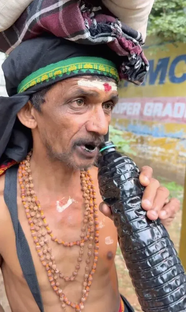 Pria Ini Ngaku Minum Oli Mesin 7 Liter Sehari Selama 33 Tahun.