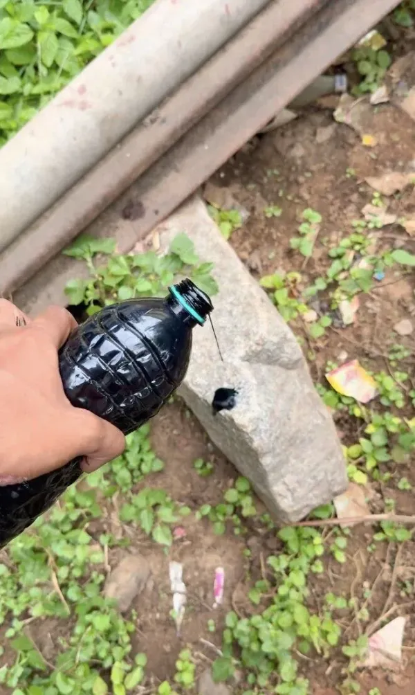 Pria Ini Ngaku Minum Oli Mesin 7 Liter Sehari Selama 33 Tahun.