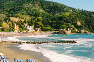 Vernazza Beach Guide