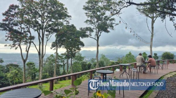 WISATA: Keindahan Kilapong Hills, tempat wisata baru yang sajikan keindahan gunung Lokon Tomohon, Sulawesi Utara, Rabu 2 Oktober 2025.