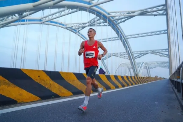 Pham Tien San at the 4th Edition of the Techcombank Hanoi International Marathon. Photo courtesy of Sunrise Events Vietnam