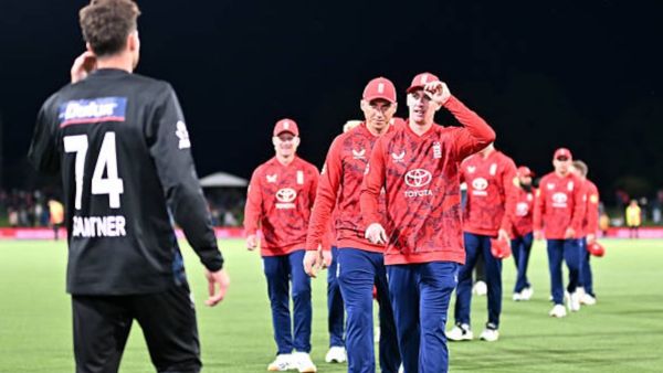 407 runs were scored in the T20I match... rain of fours and sixes, England's resounding victory