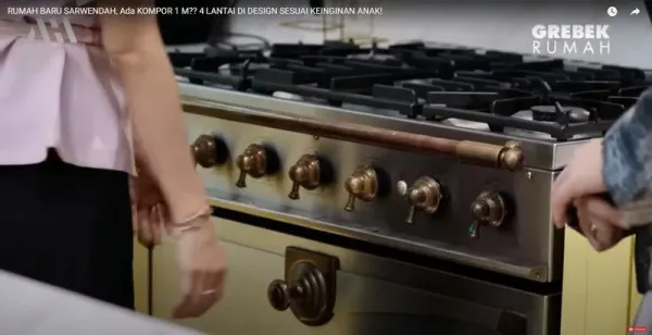 Di Dapur di Rumah Baru Sarwendah, Ada Kompor 'Custom' Rp 1 Miliar! Di Dapur di Rumah Baru Sarwendah, Ada Kompor 'Custom' Rp 1 Miliar!