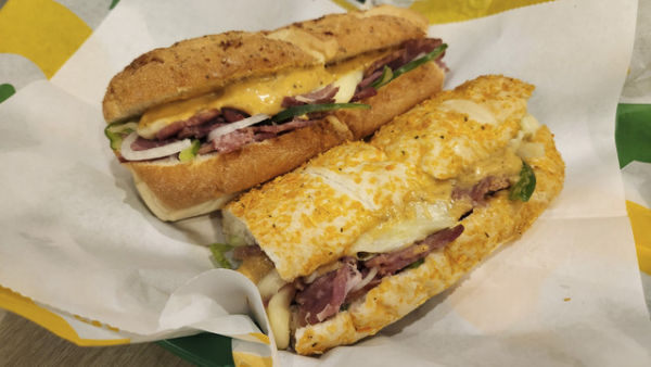 Subway Indonesia rayakan hari jadi ke-4 tahun dan luncurkan menu baru philly cheese steak. Foto: Azalia Amadea/kumparan