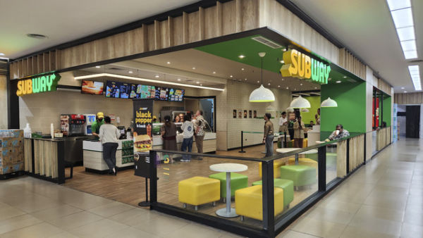 Subway Indonesia rayakan hari jadi ke-4 tahun dan luncurkan menu baru philly cheese steak. Foto: Azalia Amadea/kumparan