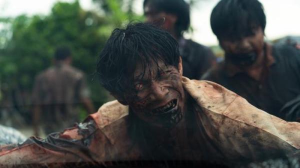 FILM TERBARU NETFLIX - Foto behind the scenes film Abadi Nan Jaya (The Elixir) yang dirilis Netflix diunduh Rabu (5/11/2025).