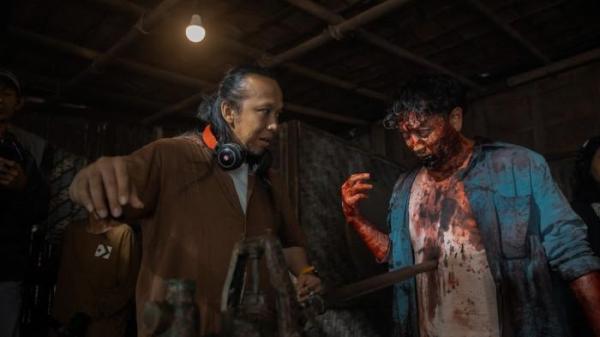 FILM TERBARU NETFLIX - Foto behind the scenes film Abadi Nan Jaya (The Elixir) yang dirilis Netflix diunduh Rabu (5/11/2025).