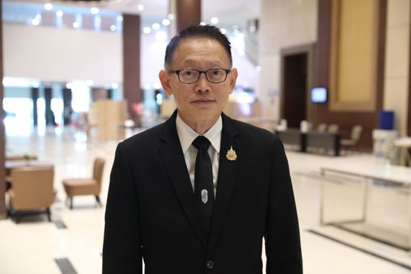 นพ.จเด็จ ธรรมธัชอารี