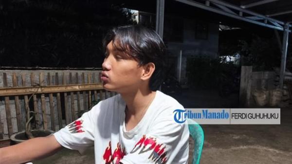 KELUARGA - Marco Makaminang, anggota keluarga dari adik Roy saat ditemui TribunManado.co.id di rumahnya, Senin 17 November 2025 malam, menuturkan, dirinya menduga sang adik hanya makan talas selama 9 hari di perekebunan Moraya selama dilaporkan menghilang. Diketahui, adik Roy Rasdy Rusli, bocah 6 tahun warga Desa Tombuluan, Kecamatan Tombulu, Kabupaten Minahasa, ditemukan di area Perkebunan Moraya Tombuluan pada hari ini, Senin (17/11/2025) sore.