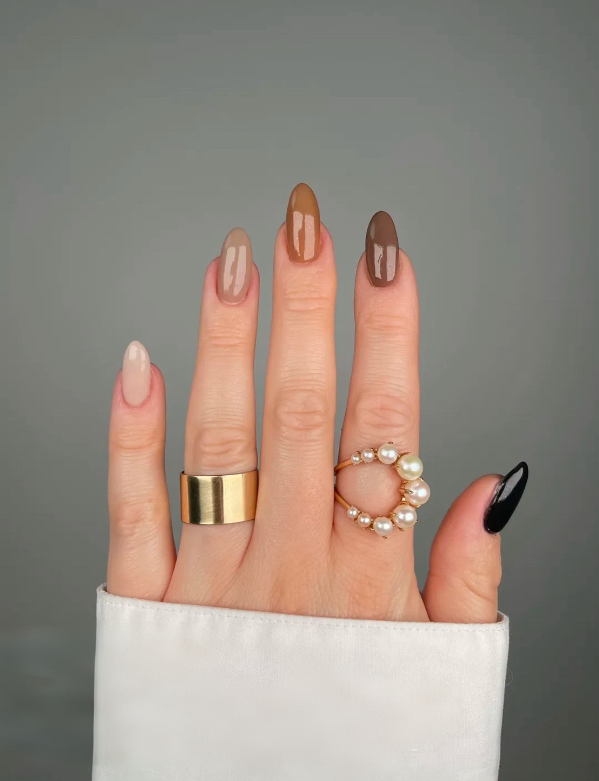 Neutral Dip Nail Art!