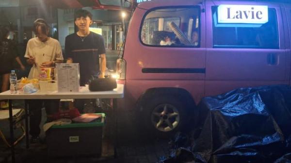 Coffee Truck Lavie, di Kawasan TransMart, Kelurahan Paniki Bawah,I909