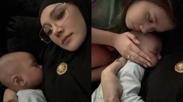 GENDONG BAYI - Penyanyi Mulan Jameela gendong bayi, foto dicapture (26/11/2025). Ada Safeea putri Ahmad Dhani pula.