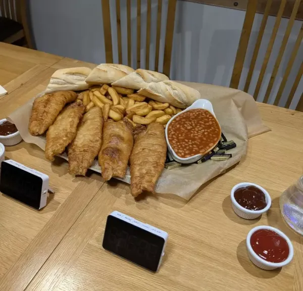 Pria Ini Akhirnya Ambruk Masuk RS Gegara Tantangan Makan Ekstrem