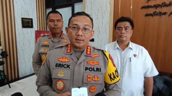 KASUS PENIPUAN - Kapolres Metro Jakarta Utara Kombes Pol Erick Frendriz mengungkapkan penanganan kasus penipuan wedding organizer milik Ayu Puspita.