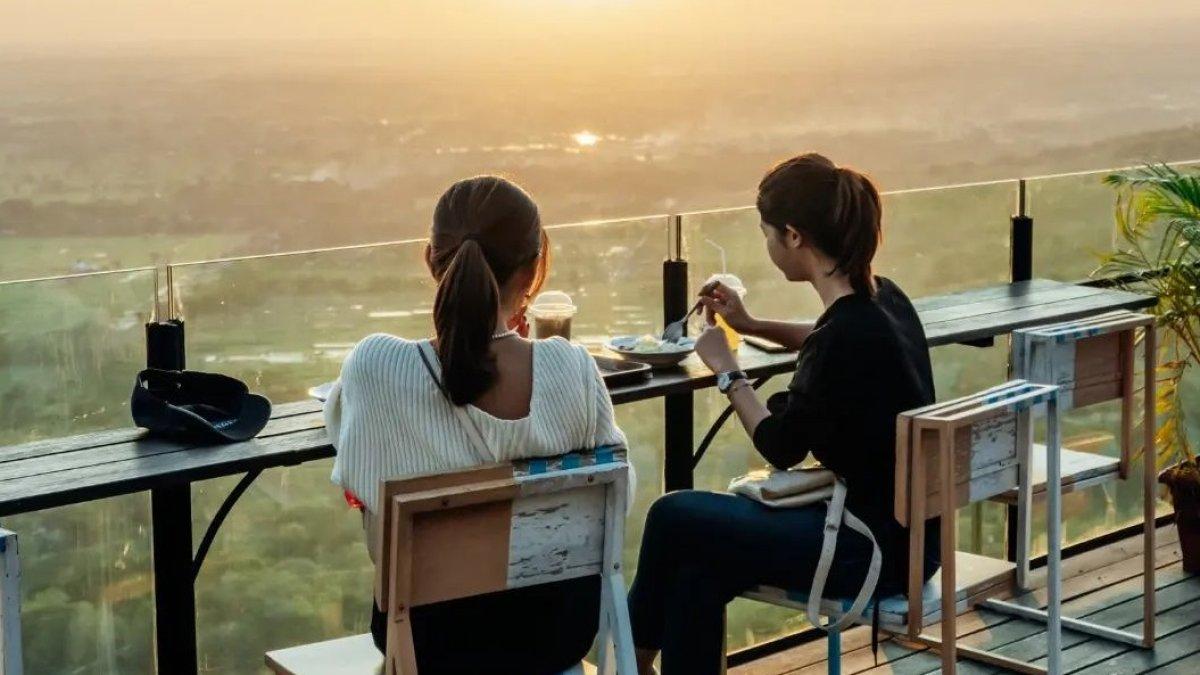 Buat kamu yang ingin menikmati sunset, Obelix Hills Jogja bisa menjadi satu pilihan terbaik.