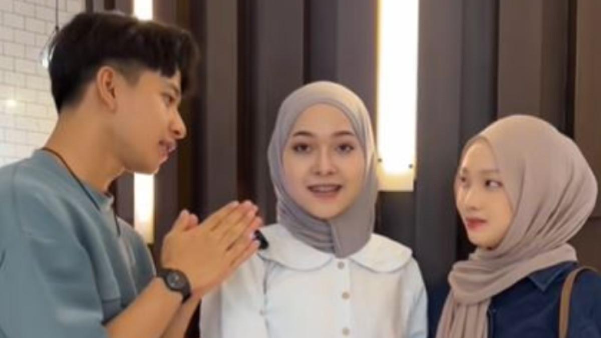 DUGAAN PERSELINGKUHAN JULE - Yusman Kusuma atau Yuka (kiri) ternyata satu pondok pesantren dengan Julia Prastini alias Jule (kanan). Ia bahkan sempat memuji Jule di depan Aliyah Balqis atau Aya (tengah).