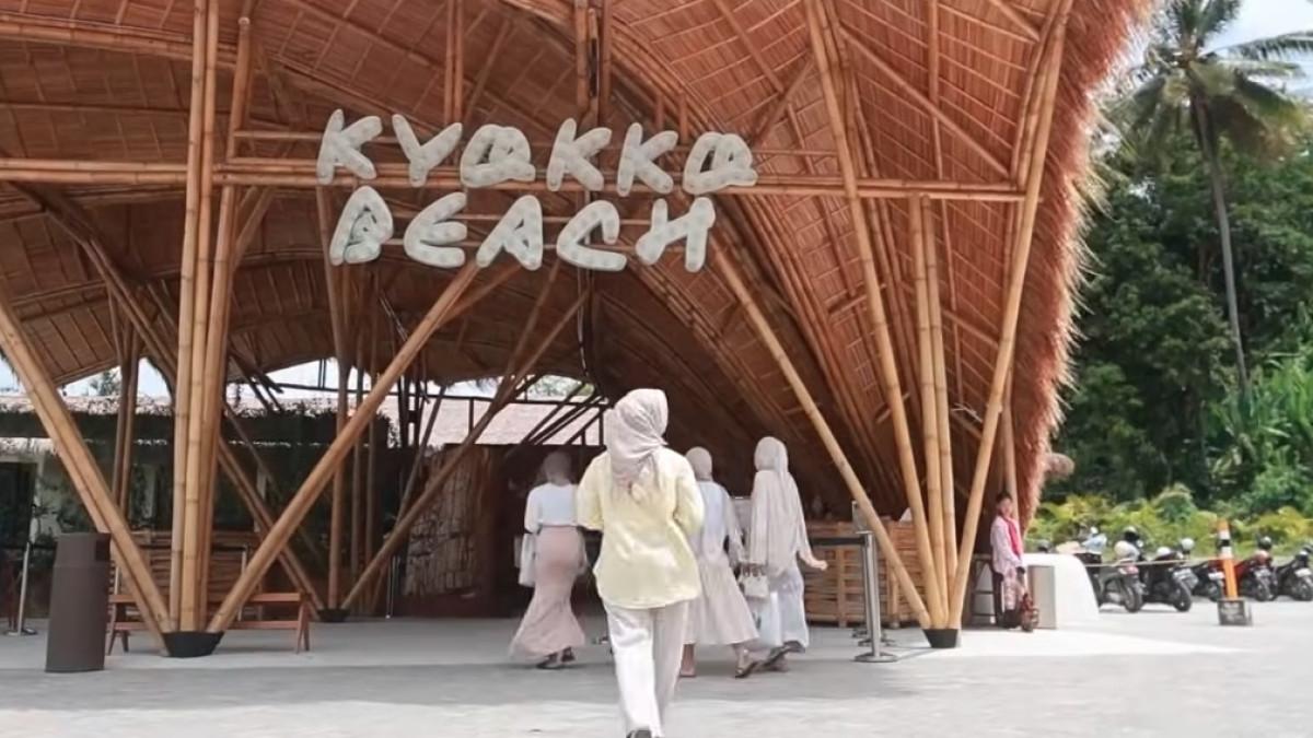 Ciptakan kenangan seru akhir tahun bareng keluarga di Kyoko Beach Lampung, lengkap dan nyaman