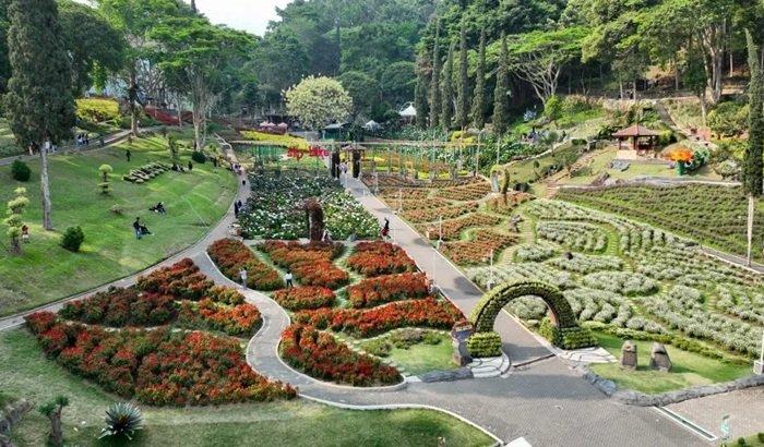 Taman Rekreasi Selecta, satu tempat wisata kids friendly di Batu untuk dikunjungi saat libur Natal dan Tahun Baru 2026.