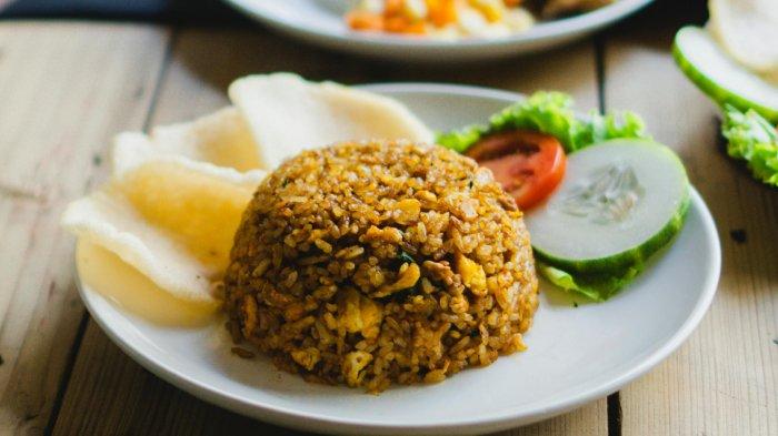 Ilustrasi seporsi nasi goreng enak di Jogja buat makan malam
