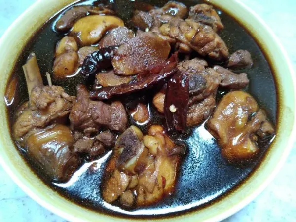 Salah mencuri babi kecap