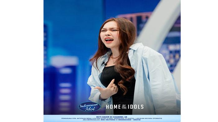 RAIH GOLDEN TICKET - Meidra Aljuwi Syahputri (25), putri daerah asal Kabupaten Karimun, Provinsi Kepulauan Riau (Kepri), berhasil meraih Golden Ticket di ajang bergengsi Indonesian Idol Season 14 tahun 2025.