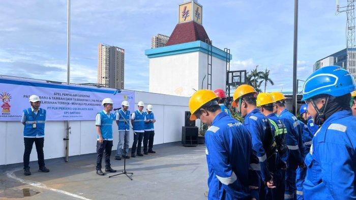 PLN Unit Induk Distribusi (UID) Jakarta Raya menggelar Apel Penyalaan Serentak Pasang Baru dan Tambah Daya bagi 1.700 pelanggan di wilayah Jakarta dan sekitarnya.
