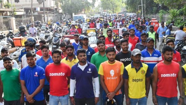 Stirred by delivery boys' strike! Now Zomato-Swiggy started a new move,  made a big announcement