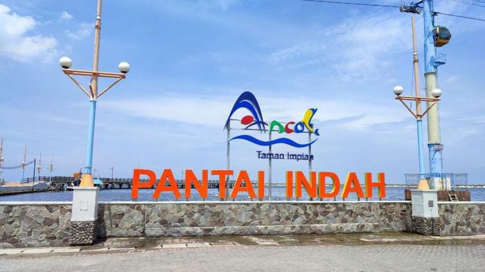 Ancol, Taman Margasatwa Ragunan hingga Taman Mini Indonesia Indah (TMII) tetap beroperasi secara normal selama libur Tahun Baru 2026. 
