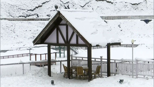 This picture is of Sonamarg, the surrounding area is completely frozen in snow.