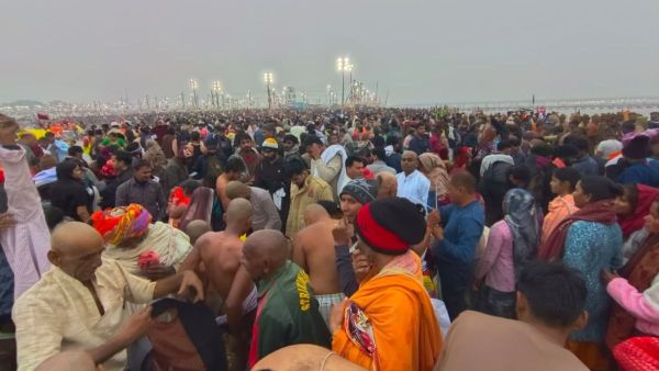 A grand bath of faith at Sangam on Paush Purnima, a flood of devotees gathered even in the cold.