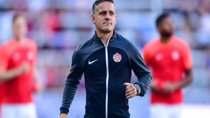 John Herdman dalam sesi latihan Timnas Kanada. (www.transfermarkt.com)
