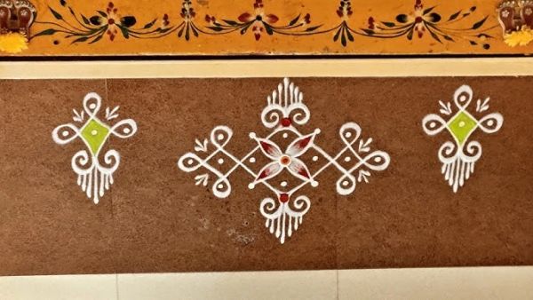 Border rangoli designs easy | Friday muggulu | Simple sikku kolam with 7 dots | Apartment rangoli