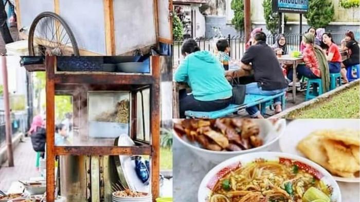 Suasana Soto Ayam Pak Dalbe