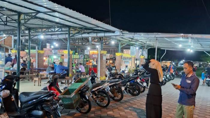 TAMAN KULINER IMOGIRI - Taman Kuliner Imogiri sebagai rekomendasi wisata kuliner dan tempat nongkrong di Imogiri yang buka hingga malam hari.