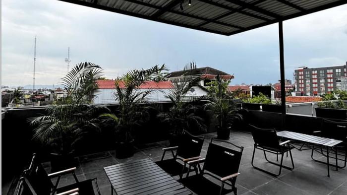 318 Cafe and Playstation