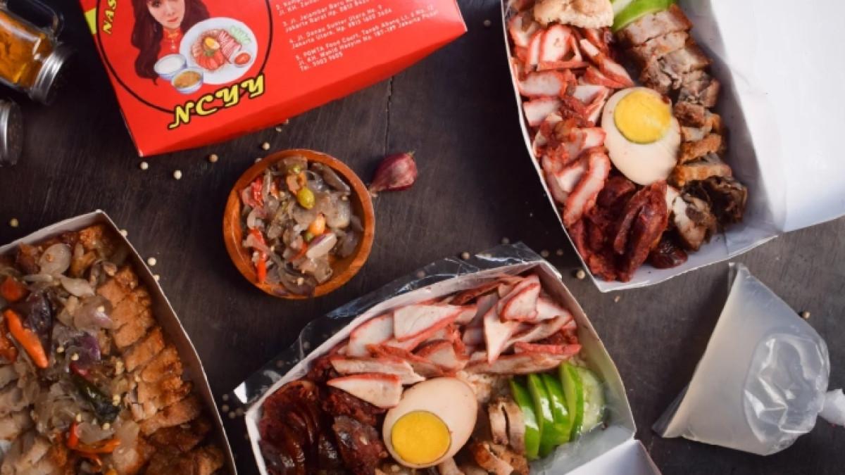 Menu makanan di Nasi Campur Yung-Yung 99 Jakarta Barat.