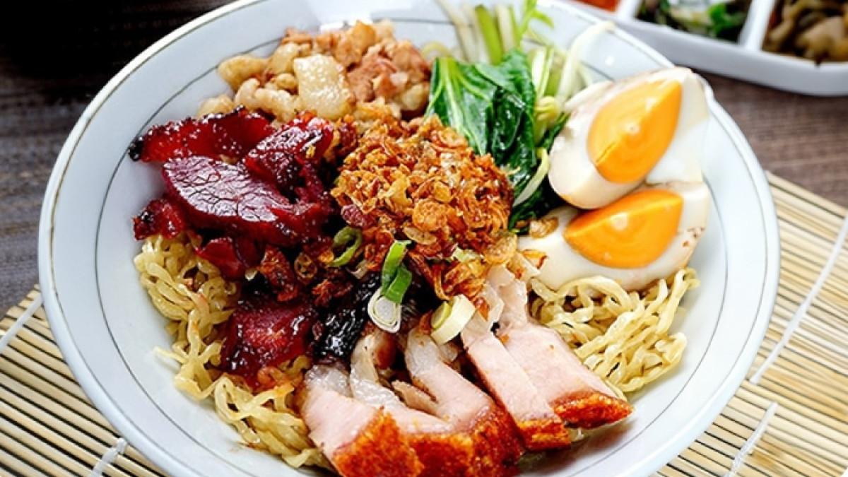 Nasi Campur Atek, sarapan enak di Jakarta Barat.