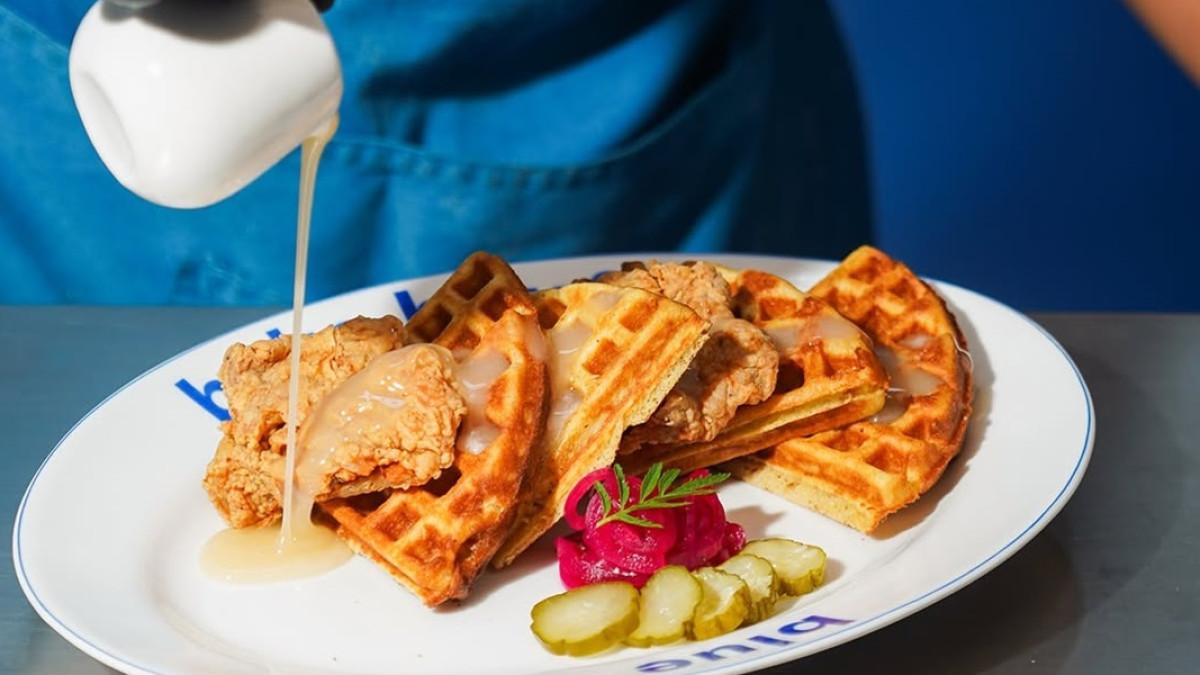 BBH (Blue Bake Houf) Kitchen, satu kafe di Gatsu Solo yang bisa menjadi referensi tempat nongkrong.