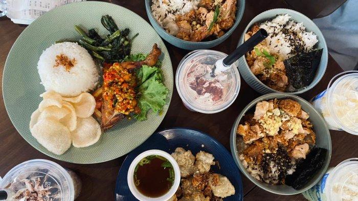 KAFE- Penampakan hidangan makanan di Salejourn Cafe and Space yang berlokasi di Jalan Ujung Gurun, Ujung Gurun, Kecamatan Padang Barat, Kota Padang.