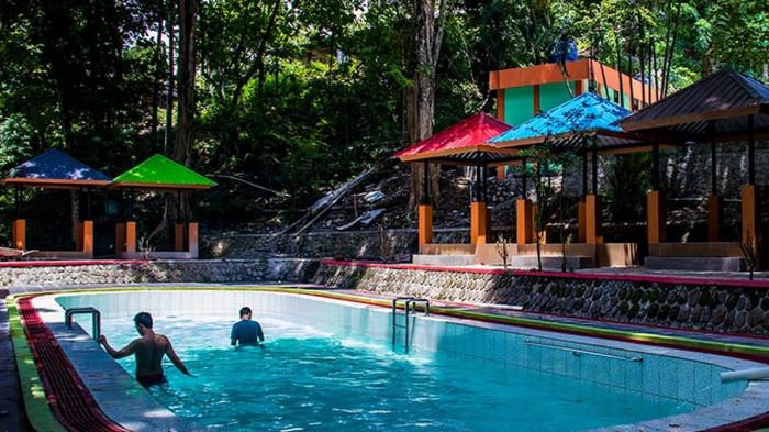 WISATA SUKOHARJO - Kolam renang kedua di Wisata Batu Seribu, Sukoharjo, Jawa Tengah. Begini rekomendasi wisata air di Sukoharjo untuk renang. (Kompas.com/Anggara Wikan Prasetya)