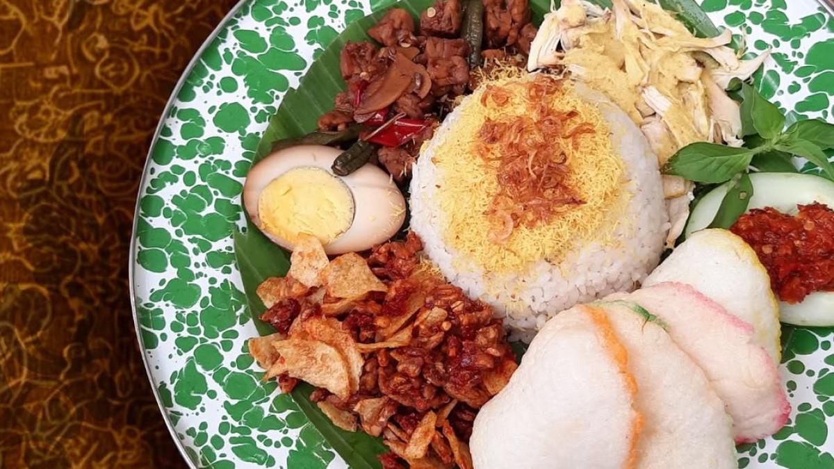 Ngastina, satu tempat makan siang enak dekat Tunjungan Plaza Surabaya yang yang kamu coba.