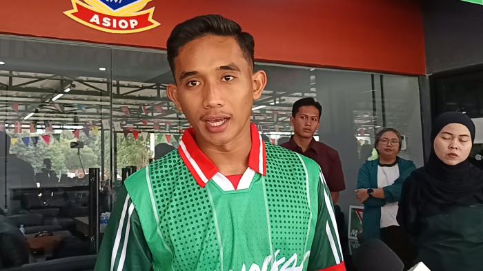 Jiwa kepemimpinan Rizky Ridho ternyata sudah terlihat sejak kecil. Bek Timnas Indonesia itu mengaku kerap menjadi sosok yang mengajak teman-temannya untuk bermain sepak bola bersama.