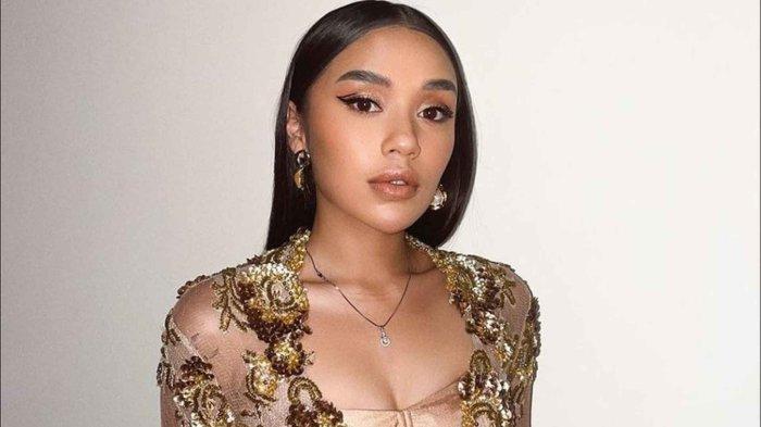 KISAH LULA LAHFAH - Lula Lahfah sempat putus sekolah ketika duduk di kelas 11. Ia rela berkorban demi kakak dan adiknya.